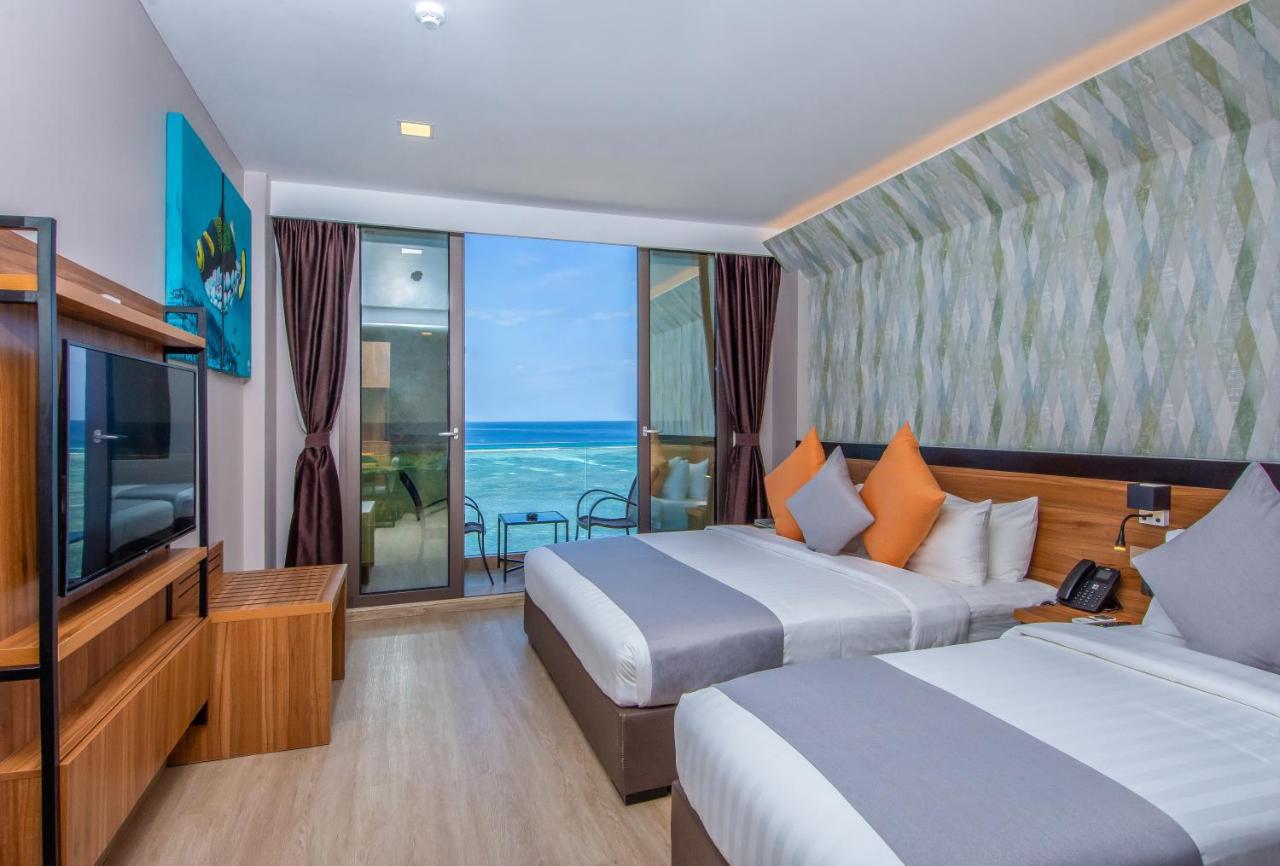 Triton Prestige Seaview And Spa Maafushi Exterior foto