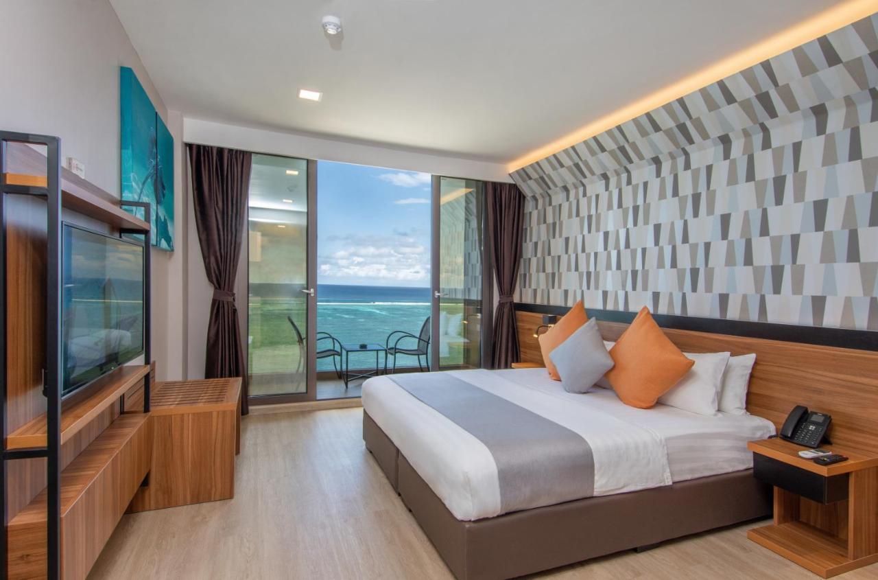 Triton Prestige Seaview And Spa Maafushi Exterior foto