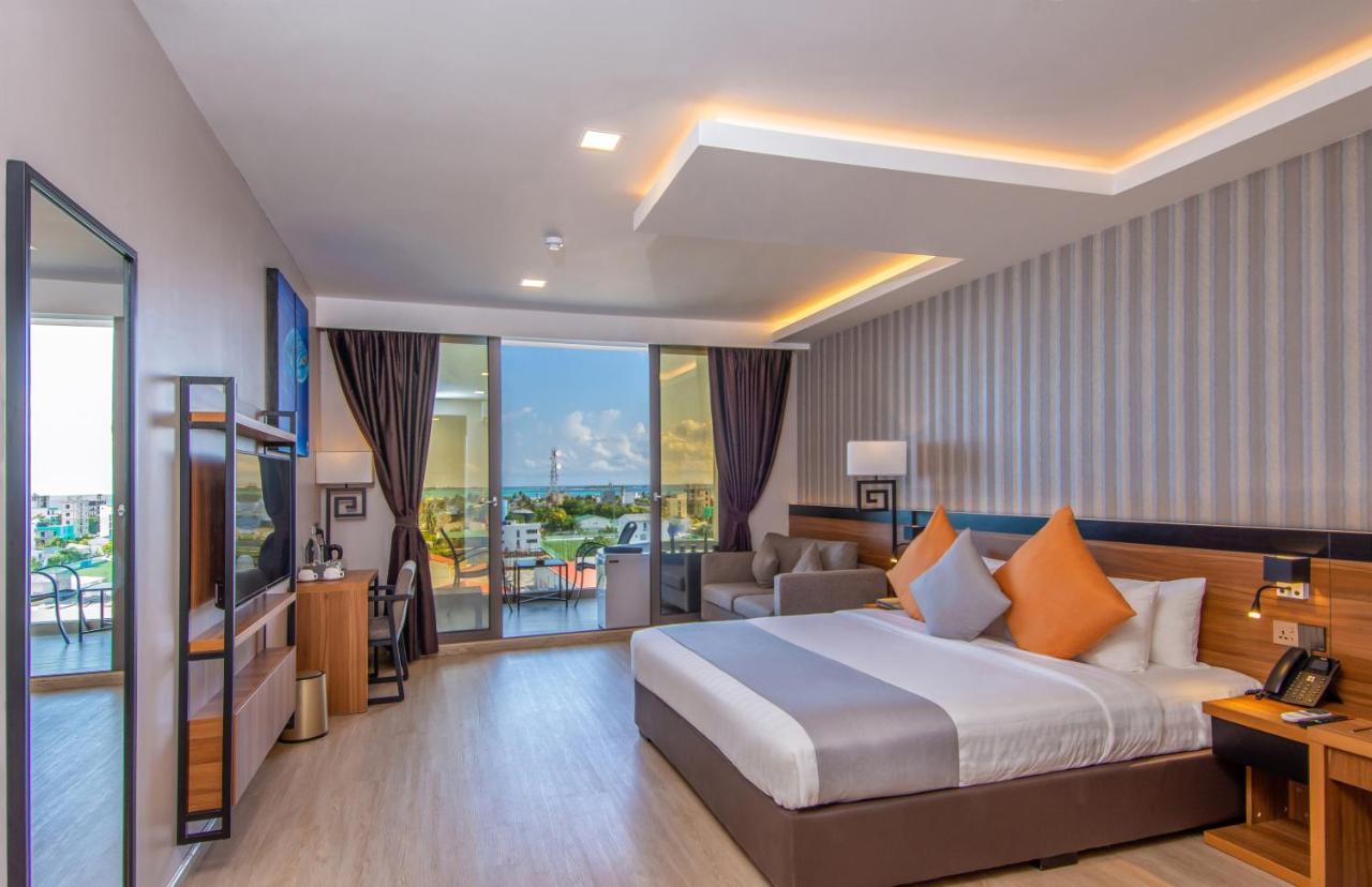 Triton Prestige Seaview And Spa Maafushi Exterior foto
